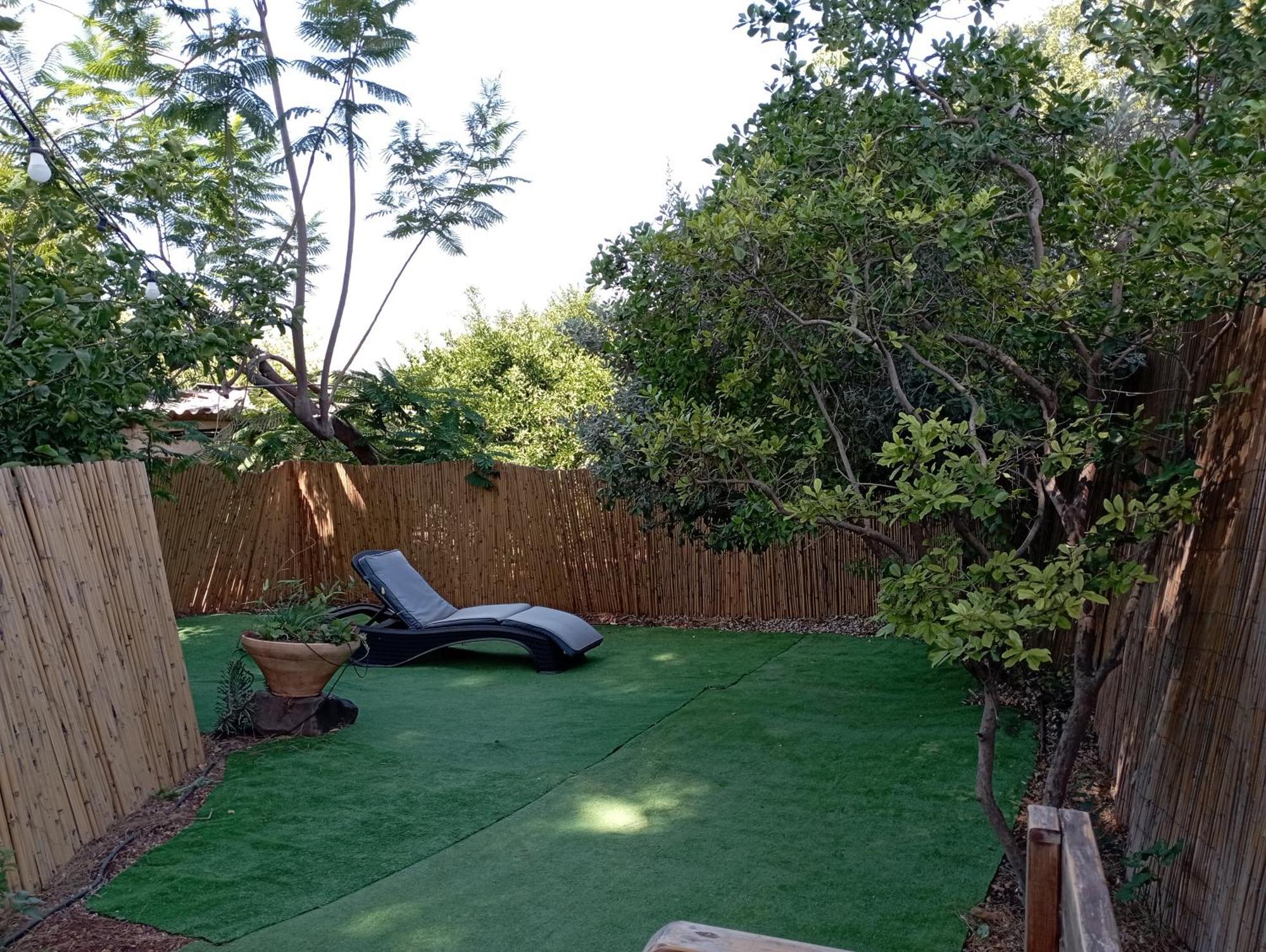 Yuval Orna'S Corner Bed & Breakfast エクステリア 写真