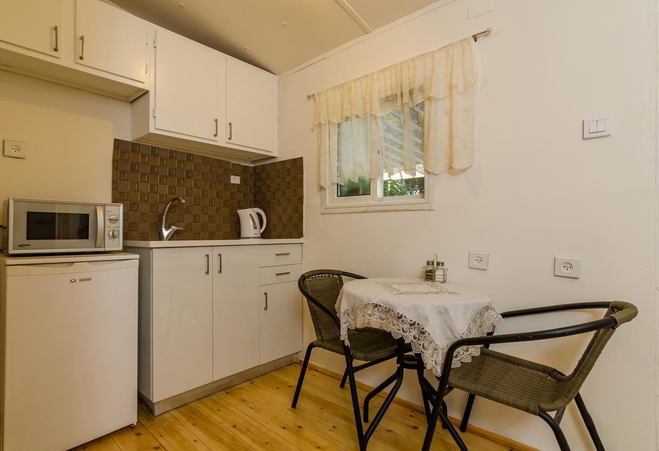 Yuval Orna'S Corner Bed & Breakfast エクステリア 写真