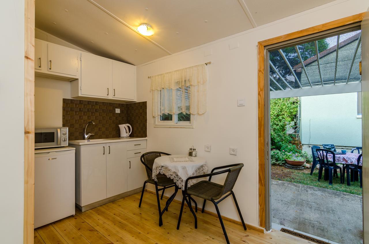 Yuval Orna'S Corner Bed & Breakfast エクステリア 写真